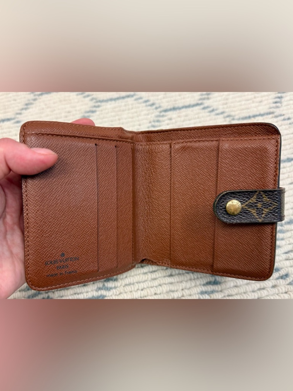 LOUIS VUITTON Vintage Y2K Classic Brown Monogram Leather Compact Bi-Fold Wallet - Picture 13 of 16